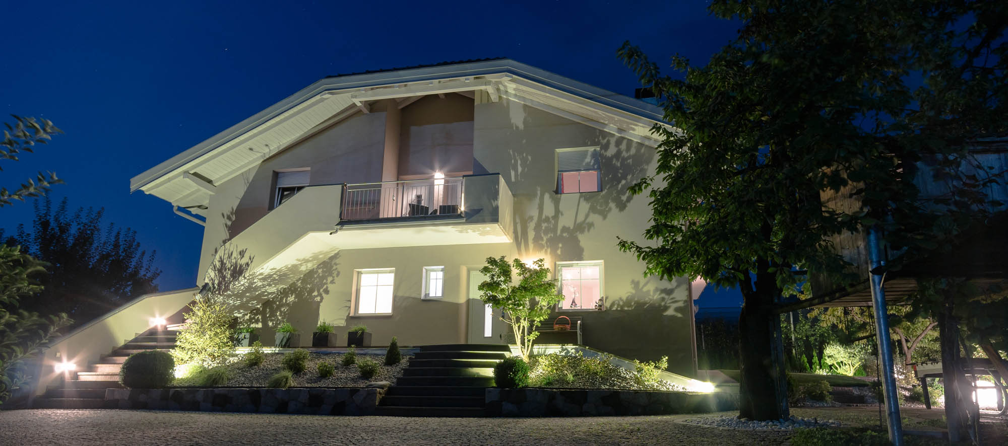 Haus Ferienwohnungen Gamper bei Nacht